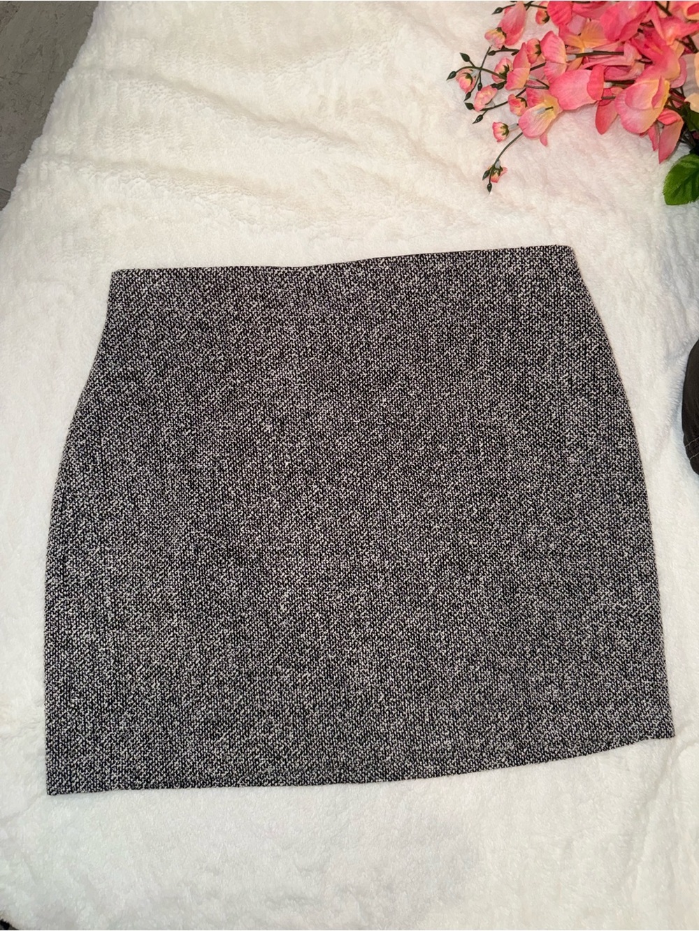 H&M Black and White Tweed Mini Skirt Size 6